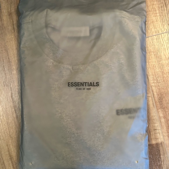 NIB Fear of God Essentials Tee Dark Oatmeal (SS22) - Size L - Picture 6 of 6